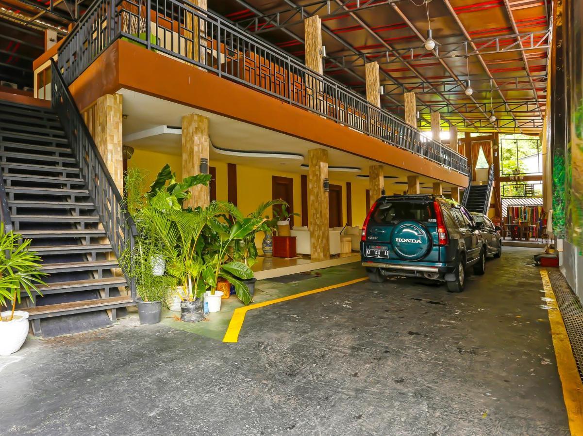 Oyo 92218 Pondokan Nadita Syariah Hotel 2*